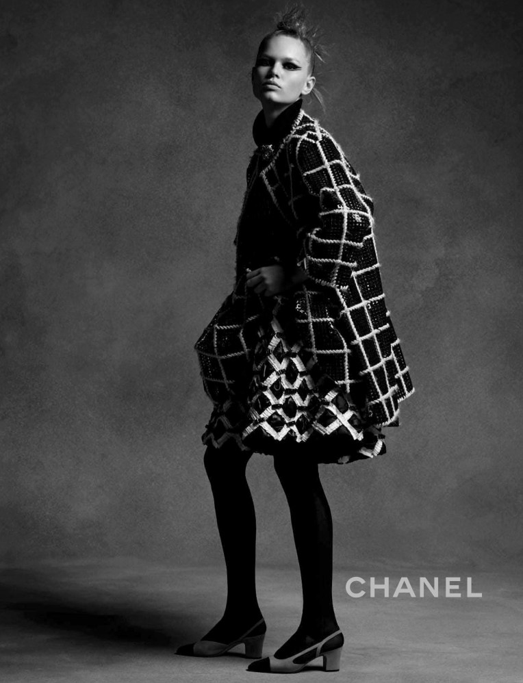 anna-ewers-lindsey-wixson-by-karl-lagerfeld-for-chanel-fall-winter-2015-2016-6